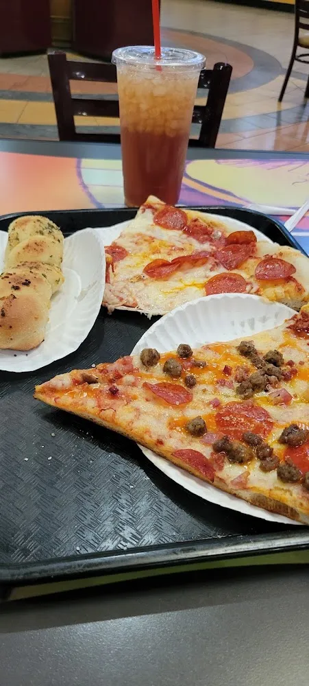 Peperoni Pizza Y Carnes Pizza Y Spaghetti