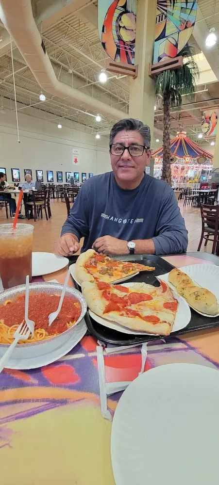 Spaghetti Y Pizza Con Carnes